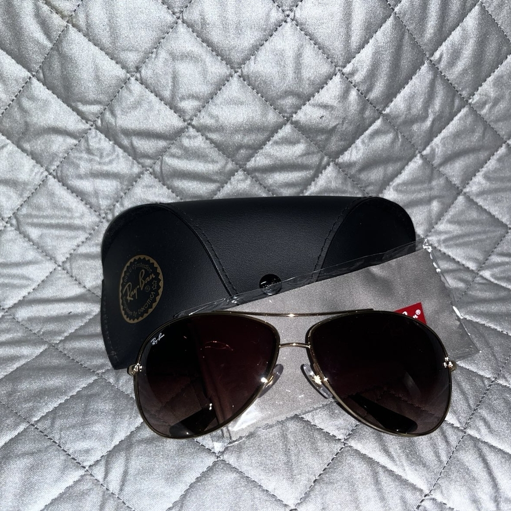 Ray-Ban Aviator Sunglasses with Case